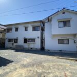 花岡アパート 駐車場側から(外観)